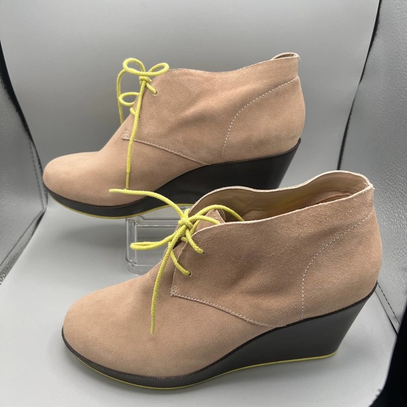 Cole Haan "BRITT" Beige Suede Ankle Wedge booties  sz 9.5B - Picture 1 of 8